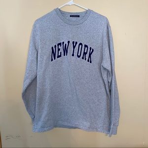 brandy melville ‘new york’ sweatshirt